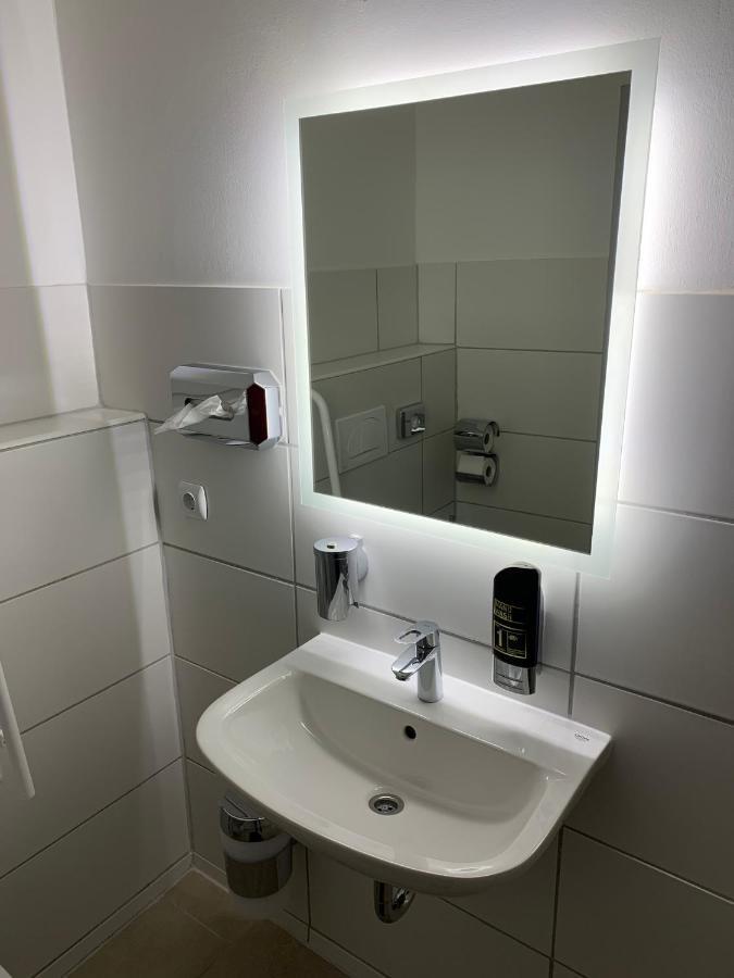 Besttime Hotel Моншау Екстериор снимка